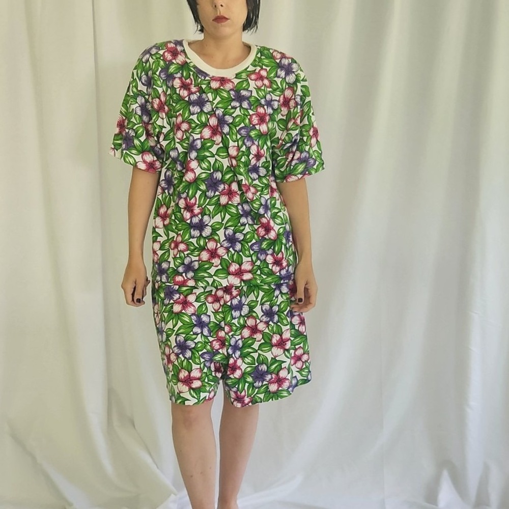 90s Green, Pink, and Purple Floral Shorts and Tee Set‎